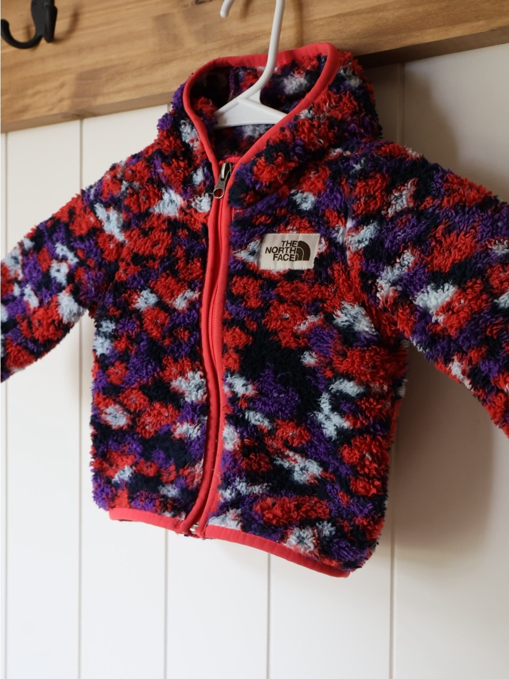 The North Face Campshire Baby Colorful Fleece Teddy Jacket - Red, Purple, Black - Picture 3 of 10
